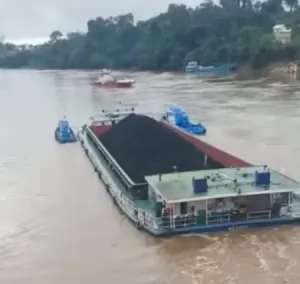 Beli Kapal Tongkang Angkut Batubara Bergaransi Di Kutai Barat Kalimantan Timur